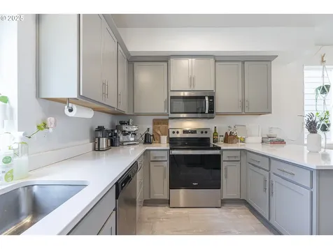 4258 E Willakenzie Street Newberg OR 97132