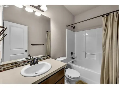 10712 NE 142nd Avenue Vancouver WA 98682