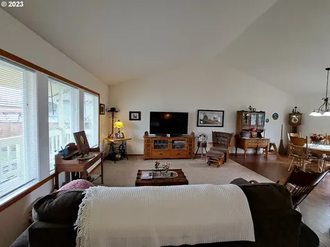 1254 Ostrander Lane Cottage Grove OR 97424