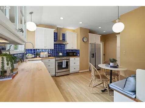 2518 NE 24th Avenue Portland OR 97212