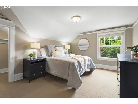 2518 NE 24th Avenue Portland OR 97212
