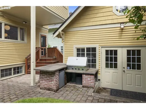 2518 NE 24th Avenue Portland OR 97212