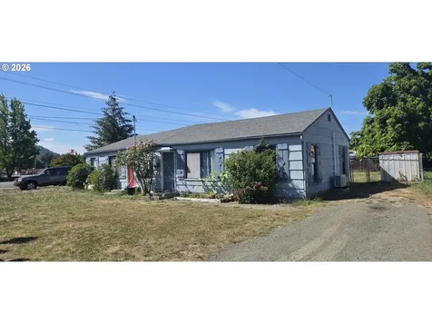 2986 W Jay Avenue Roseburg OR 97471