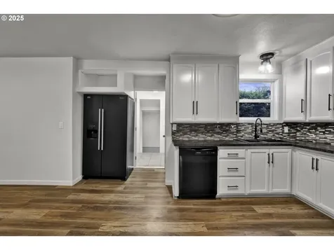 1262 Kalmia Street Junction City OR 97448
