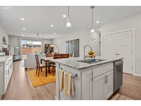 1925 N Ivy Street Canby OR 97013