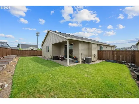 1925 N Ivy Street Canby OR 97013