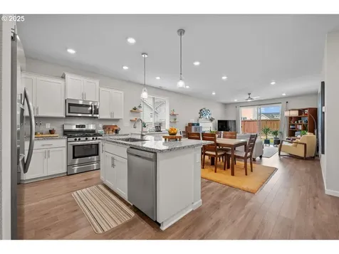 1925 N Ivy Street Canby OR 97013