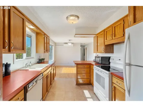 122 Armstrong Road Chehalis WA 98532