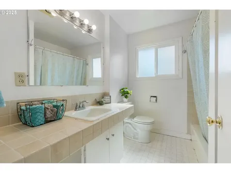 122 Armstrong Road Chehalis WA 98532