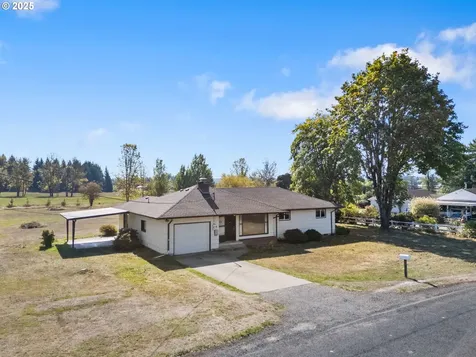 122 Armstrong Road Chehalis WA 98532