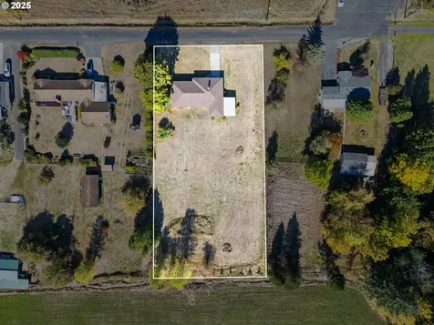 122 Armstrong Road Chehalis WA 98532