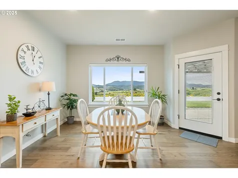 847 Pebble Creek Street Sutherlin OR 97479