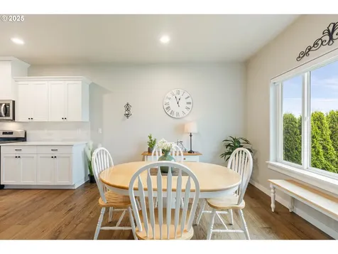 847 Pebble Creek Street Sutherlin OR 97479