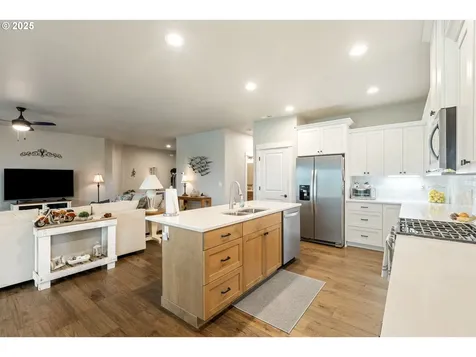 847 Pebble Creek Street Sutherlin OR 97479