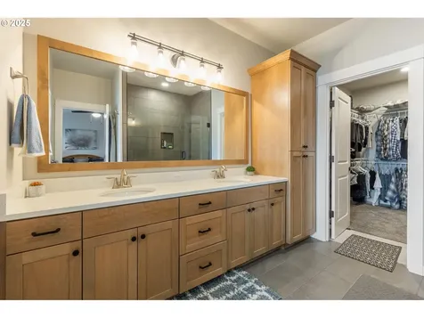 847 Pebble Creek Street Sutherlin OR 97479