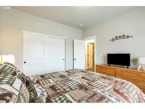 847 Pebble Creek Street Sutherlin OR 97479