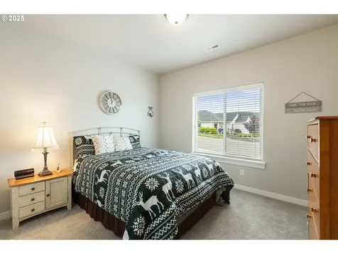 847 Pebble Creek Street Sutherlin OR 97479
