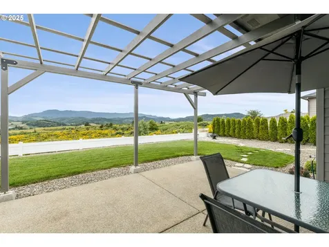 847 Pebble Creek Street Sutherlin OR 97479