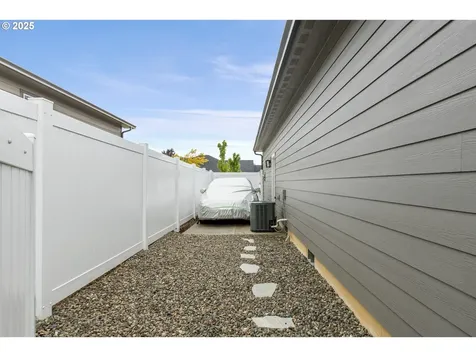 847 Pebble Creek Street Sutherlin OR 97479