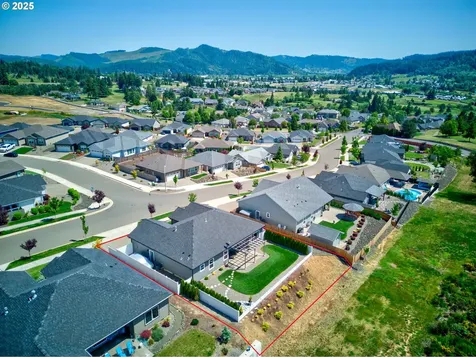 847 Pebble Creek Street Sutherlin OR 97479
