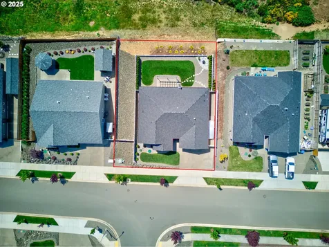 847 Pebble Creek Street Sutherlin OR 97479