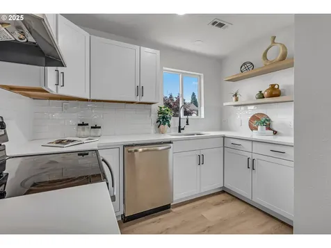 10063 SE Brandeis Street Clackamas OR 97015