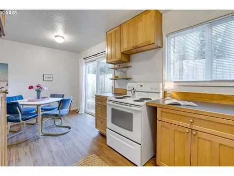 4220 SE Ivon Street Portland OR 97206