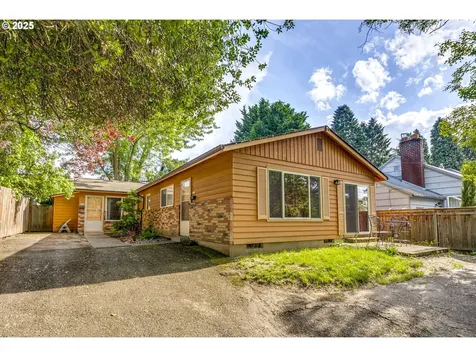 4220 SE Ivon Street Portland OR 97206