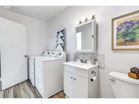 4220 SE Ivon Street Portland OR 97206