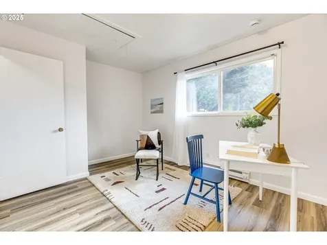 4220 SE Ivon Street Portland OR 97206