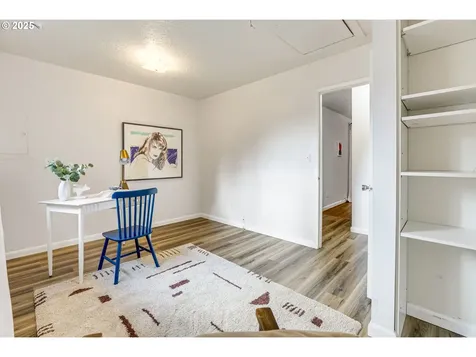 4220 SE Ivon Street Portland OR 97206