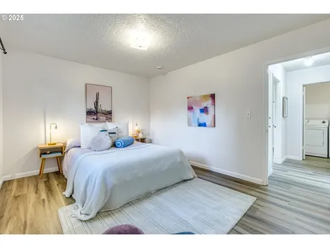 4220 SE Ivon Street Portland OR 97206