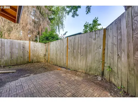4220 SE Ivon Street Portland OR 97206