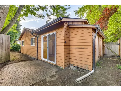 4220 SE Ivon Street Portland OR 97206