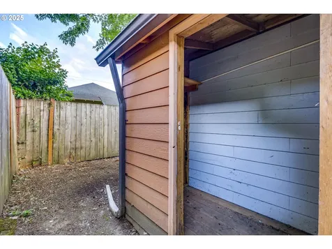 4220 SE Ivon Street Portland OR 97206