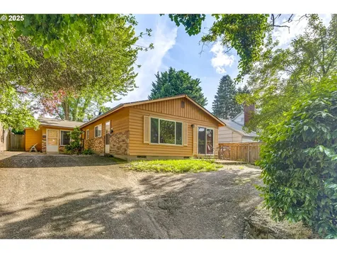 4220 SE Ivon Street Portland OR 97206