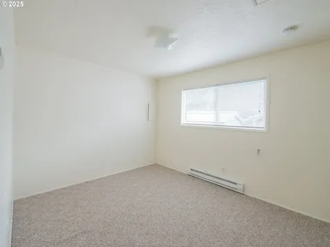 4220 SE Ivon Street Portland OR 97206