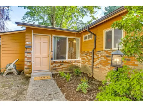 4220 SE Ivon Street Portland OR 97206