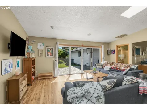 2827 17th Avenue Forest Grove OR 97116