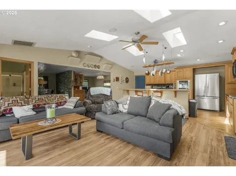 2827 17th Avenue Forest Grove OR 97116