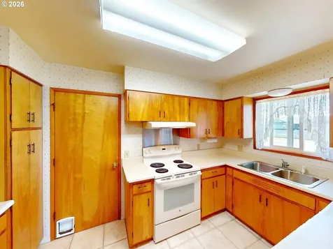 422 Buena Vista Loop Brookings OR 97415