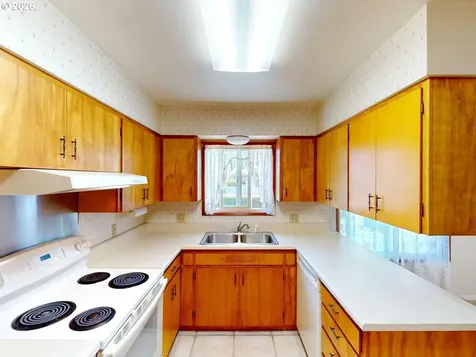 422 Buena Vista Loop Brookings OR 97415