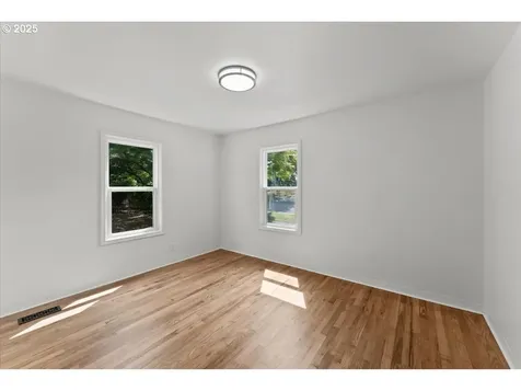 8604 SE Yamhill Street Portland OR 97216