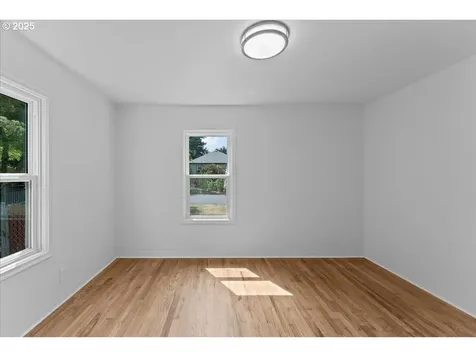8604 SE Yamhill Street Portland OR 97216