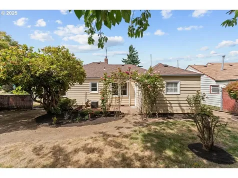 8604 SE Yamhill Street Portland OR 97216