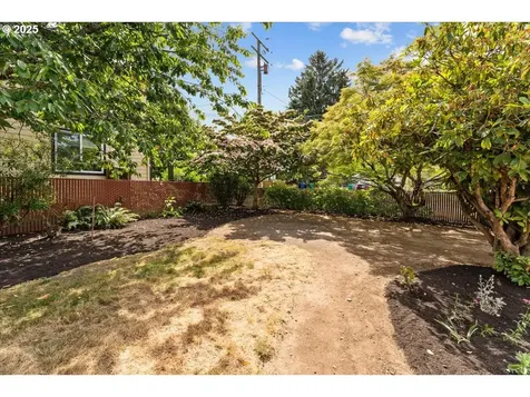 8604 SE Yamhill Street Portland OR 97216