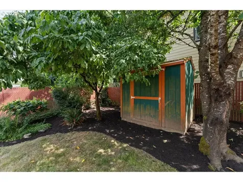 8604 SE Yamhill Street Portland OR 97216