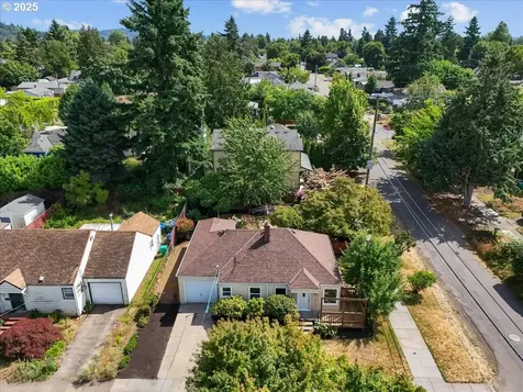 8604 SE Yamhill Street Portland OR 97216