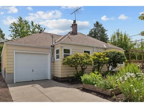 8604 SE Yamhill Street Portland OR 97216