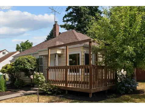 8604 SE Yamhill Street Portland OR 97216